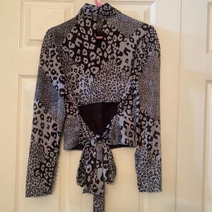 Elan Black and Gray Animal Print Top